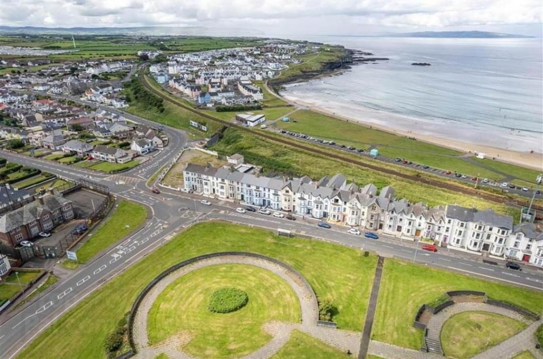 2 Dunluce Green - Portrush By The Sea 외부 사진