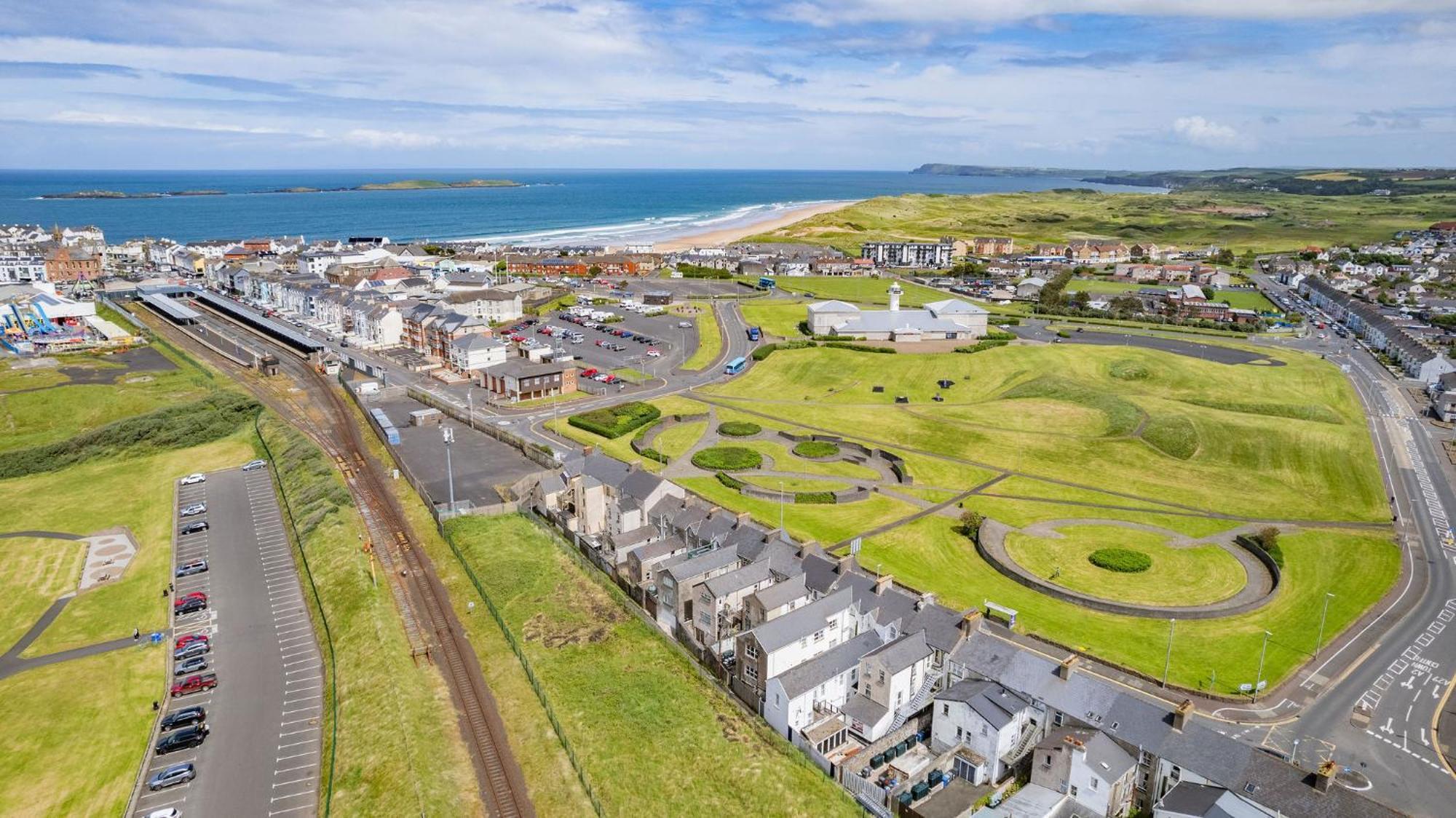 2 Dunluce Green - Portrush By The Sea 외부 사진